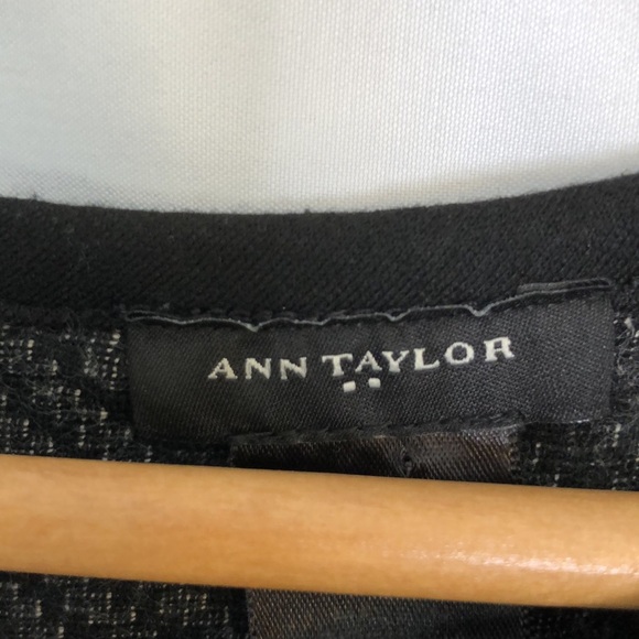 Ann Taylor Black and Cream Striped Mini Dress  Size 2 - Picture 3 of 12